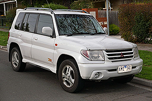 Mitsubishi Pajero IO